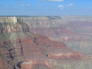 Klify poniżej Pima Point - widok z Mohave Point
